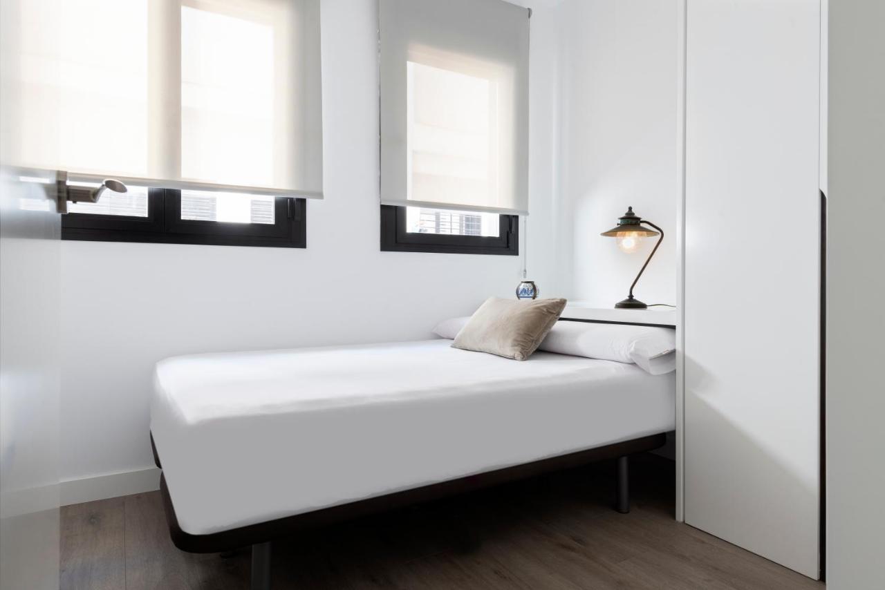 Unika Homes Faustino & Terrace Севилья Экстерьер фото